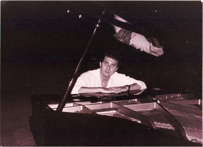 Douglas Guarneri, piano